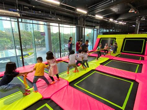 Explore QC: WiiJUMP Trampoline Park .